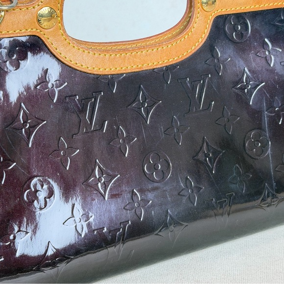 Louis Vuitton Vernis Roxbury Drive Amarante Patent Leather Shoulder Bag - Picture 12 of 16